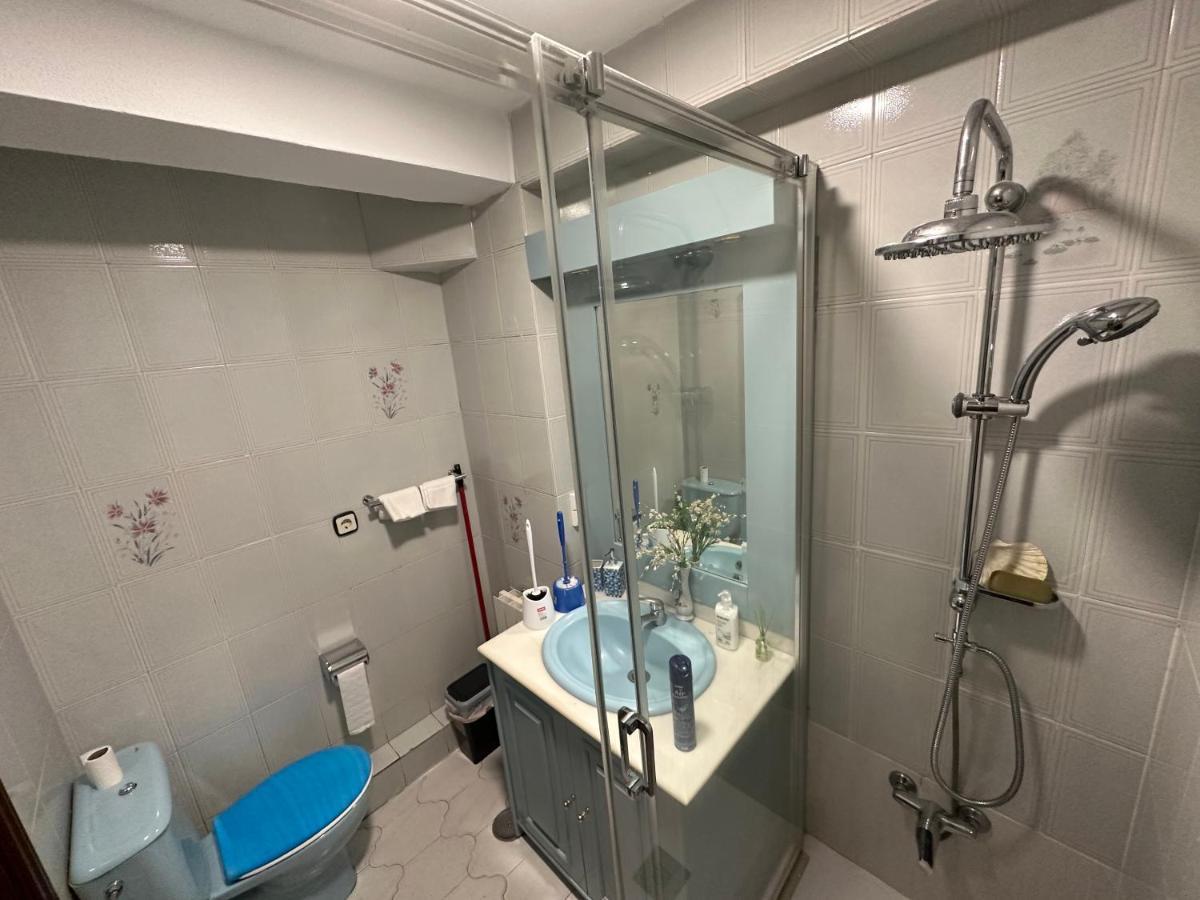 Licenciado Vidriera Appartement Madrid Buitenkant foto